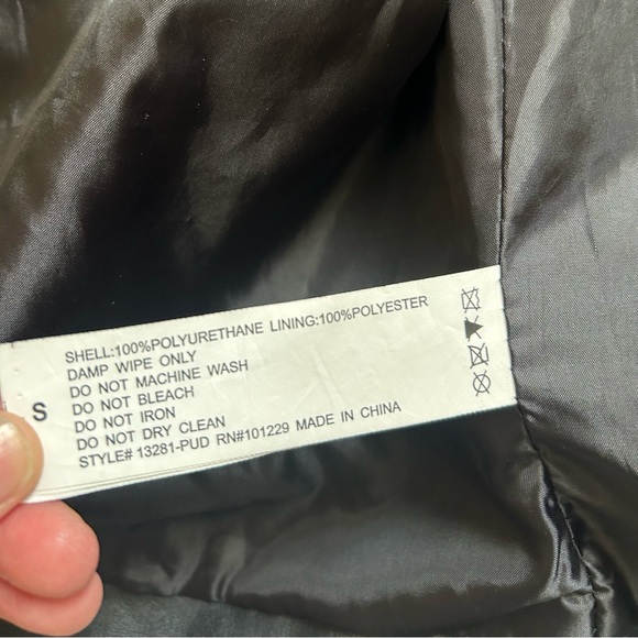 Black Cropped faux Leather Jacket - Picture 8 of 8